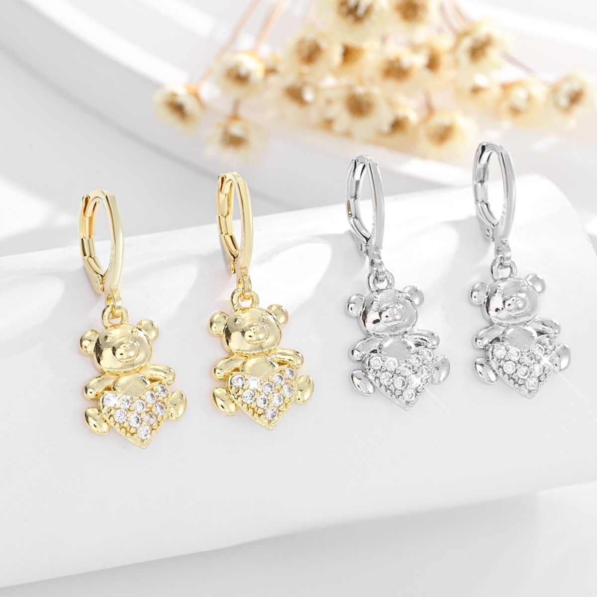 Aretes Candonga Mujer Osito Corazón Oro Laminado Circonios