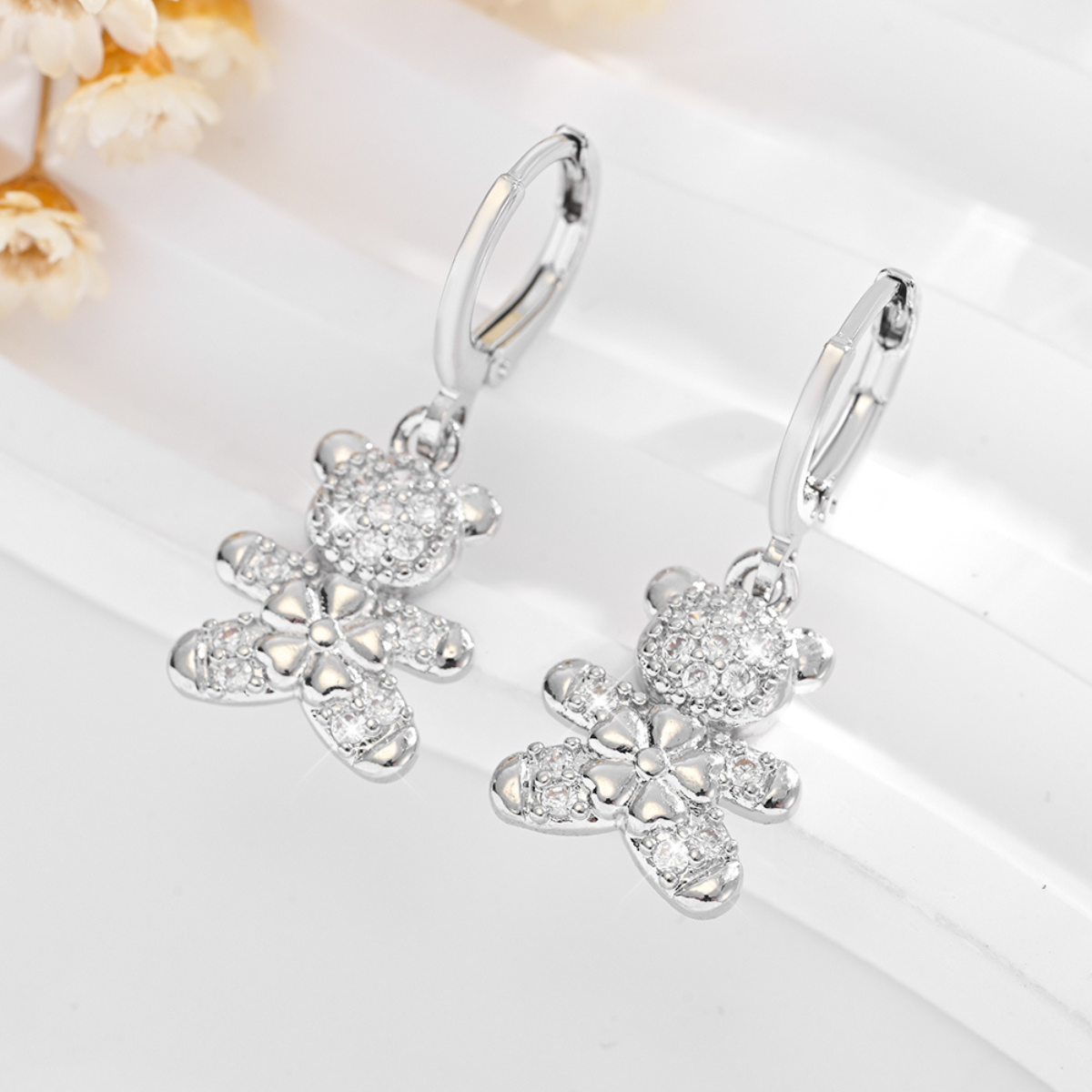 Aretes Candonga Mujer Osito Flor Oro Laminado Circonios